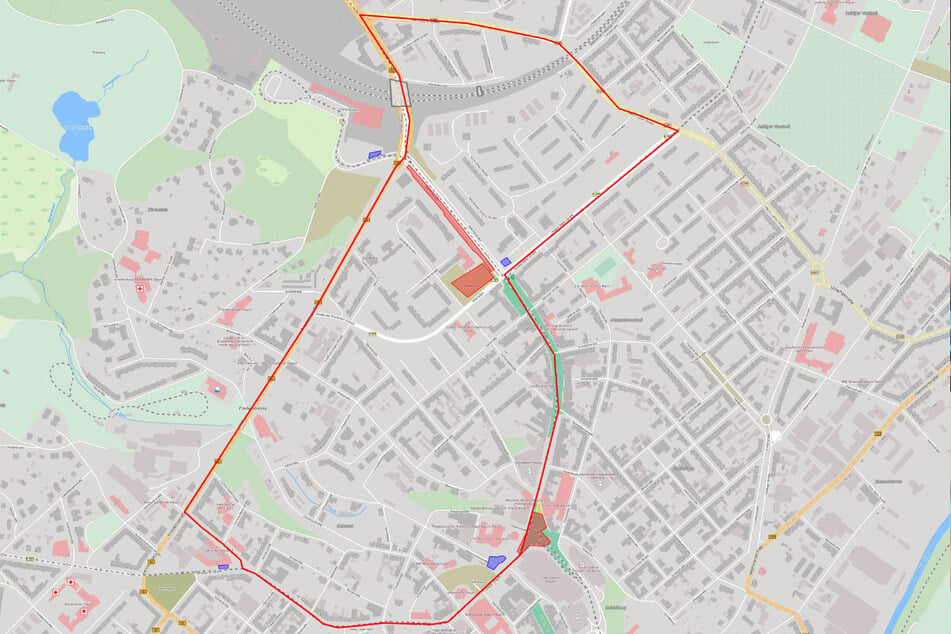 Die Demonstrationsroute führt über die August-Bebel-Straße, Martin-Luther-Straße, Pausaer Straße, Friedensstraße, Neundorfer Straße, den Unteren Graben, den Postplatz, die Bahnhofstraße und endet am Albertplatz.