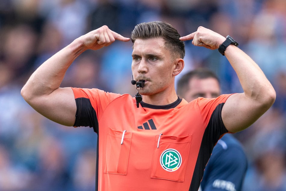 Felix Prigan (27) wird am Samstagabend das Spitzenspiel zwischen Hannover 96 und dem FC St. Pauli leiten.