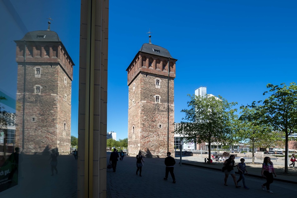 Die Chemnitzer Polizei fand am Donnerstag ein Drogen-Depot am Roten Turm (Archivbild).