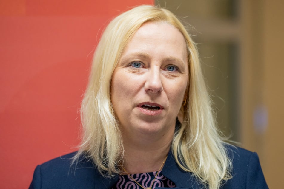 Diana Stolz (50, CDU), Gesundheitsministerin von Hessen, hält Einsparungen bei der Rente von pflegenden Angehörigen für das "falsche Signal".