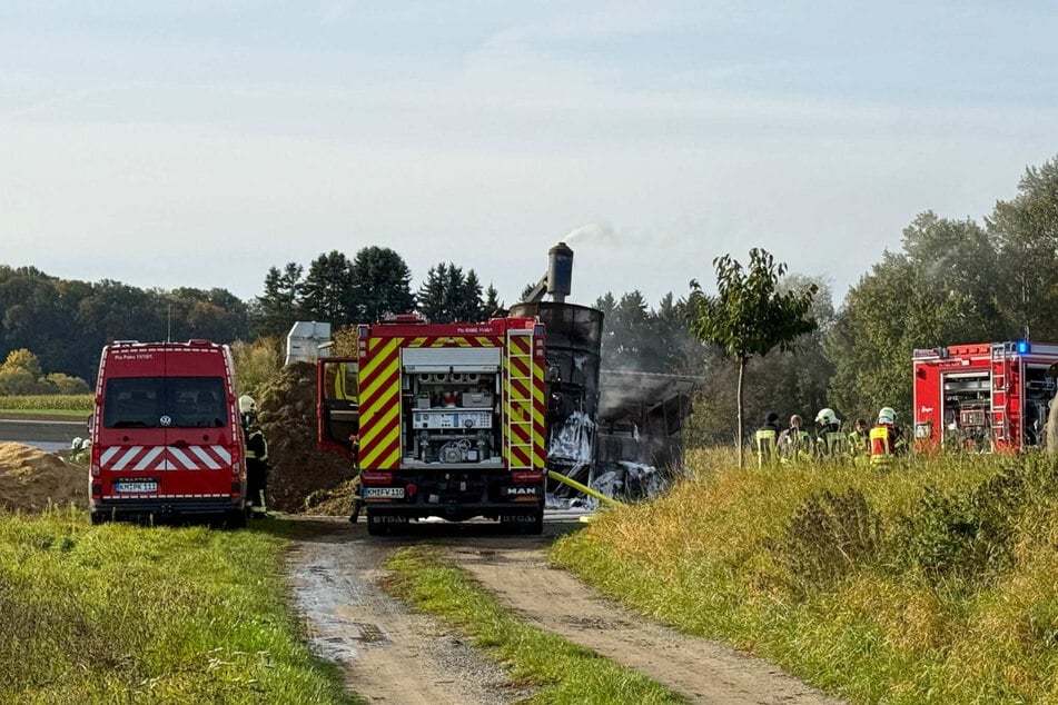 Das Feuer konnte inzwischen gelöscht werden.