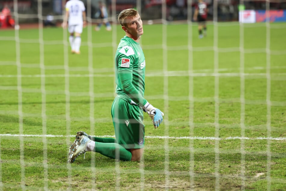 Hans Christian Bernat muss als erster Zweitliga-Keeper überhaupt wegen einer Gelbsperre pausieren.