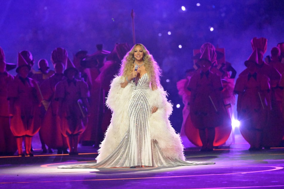 Pop-Diva Mariah Carey (56) heizt dem Publikum ein.