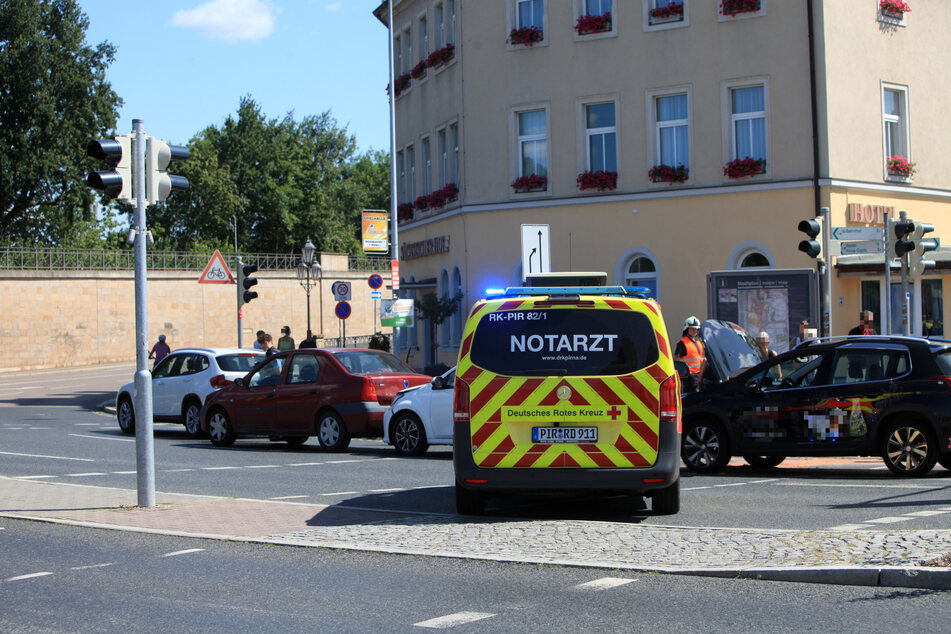 Am Montag ereignete sich auf der Brückenstraße in Pirna ein Massencrash.