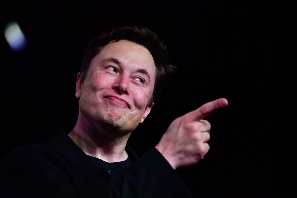 Die Wellen an Kritik, die Elon Musk (51) wegen seiner geplanten Monetarisierung Twitters entgegenschlagen, kontert der Multimillionär mit seiner alleinigen Entscheidungsgewalt. (Archivbild)