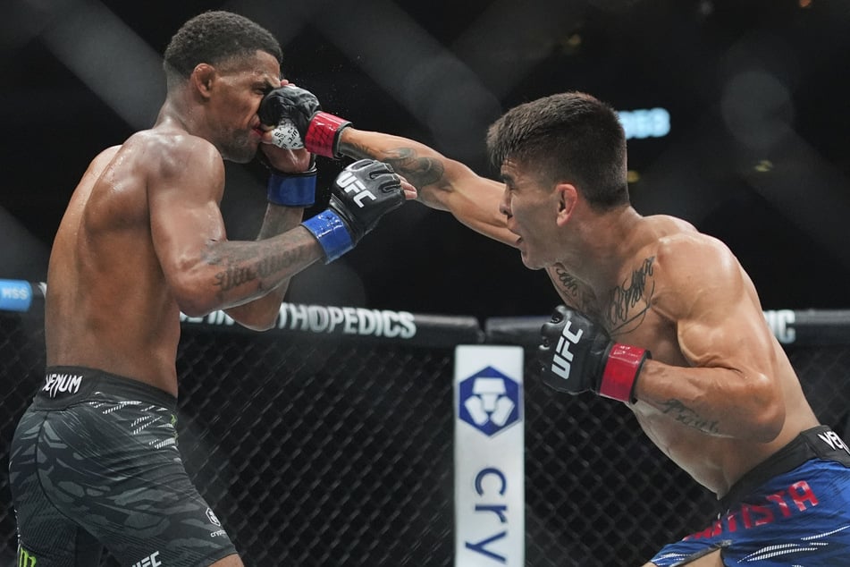 MMA steht für "Mixed Martial Arts", eine moderne Kampfsportart, bei der Techniken aus verschiedenen Disziplinen wie Schlag-, Tritt- und Grifftechniken (u. a. Boxen, Kickboxen, Ringen und Brasilianischem Jiu-Jitsu) miteinander kombiniert werden. (Symbolfoto)