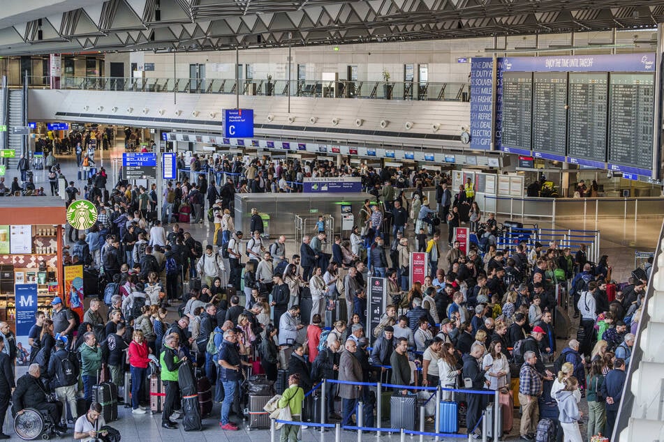 Am Frankfurter Flughafen wird ebenfalls gestreikt.