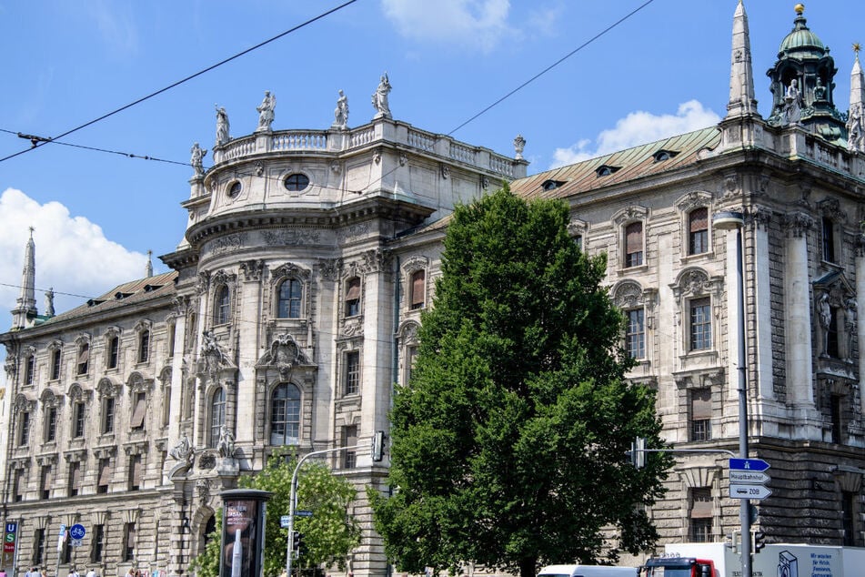 Das Landgericht München I hat für den Prozess sieben Verhandlungstage angesetzt. Diese könnten sich jetzt weiter erstrecken, als ursprünglich gedacht.