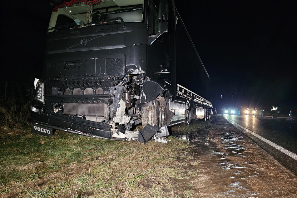 Der Lkw-Fahrer (37) wollte noch ausweichen, konnte einen Zusammenstoß aber nicht verhindern.