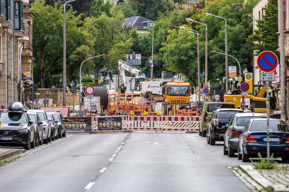 An der Kreuzung Chemnitzer Straße/F.-C.-Weiskopf-Platz wird noch länger gewerkelt.