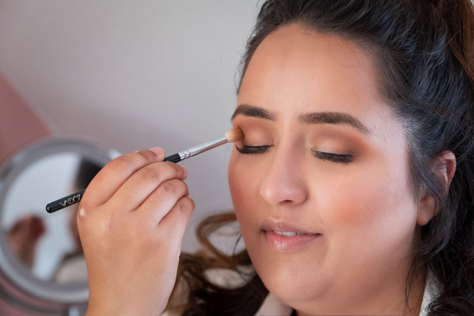 Auf YouTube hat Tina Sohrab einen Kanal, in dem sie regelmäßige Tutorials gibt.