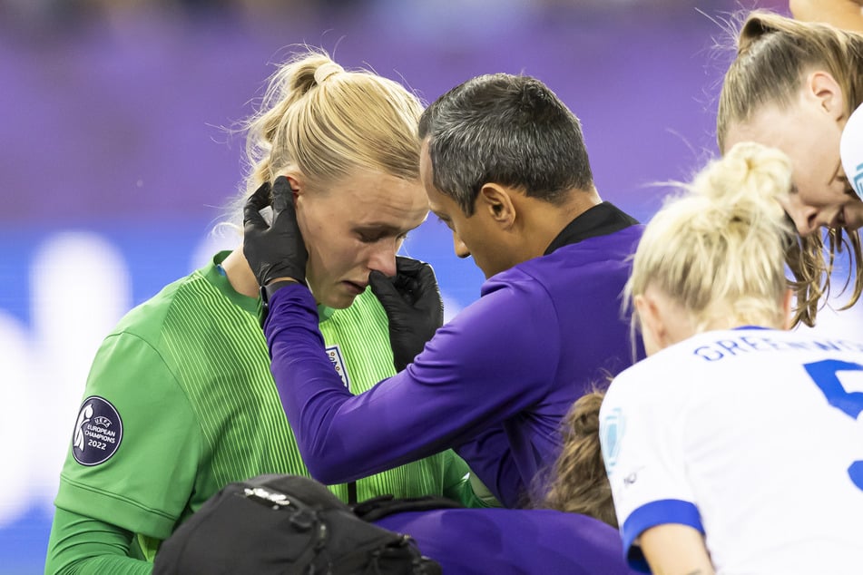 Während des Viertelfinals gegen Schweden musste die Keeperin behandelt werden.