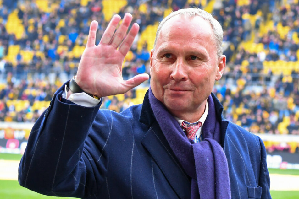 FCE-Boss Helge Leonhardt (61) schätzt den aktuelle Veilchen-Kader als "gut aufgestellt" ein und fordert, dass der in der Liga liefert.