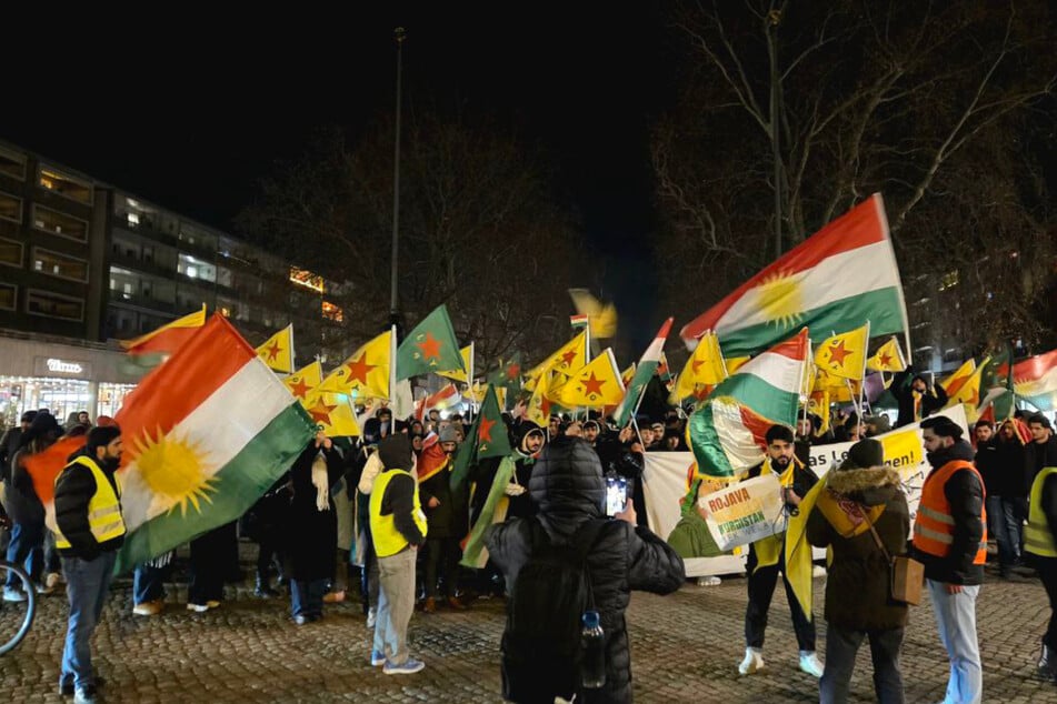 In Dresden wurde am Dienstagabend für die Minderheiten in Syrien demonstriert.