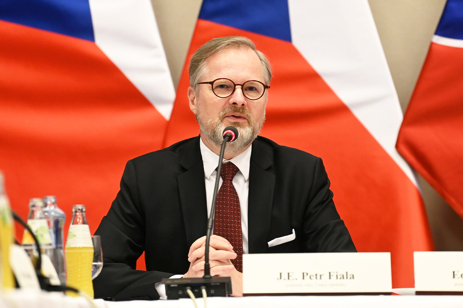 Premier Petr Fiala (58, Bürgerdemokraten) und seine Regierung haben die Legalisierung von Cannabis bis 2025 beschlossen.
