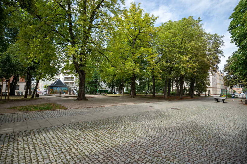 Am Lessingplatz in Chemnitz soll ein Mann (50) zwei Mädchen verfolgt haben.