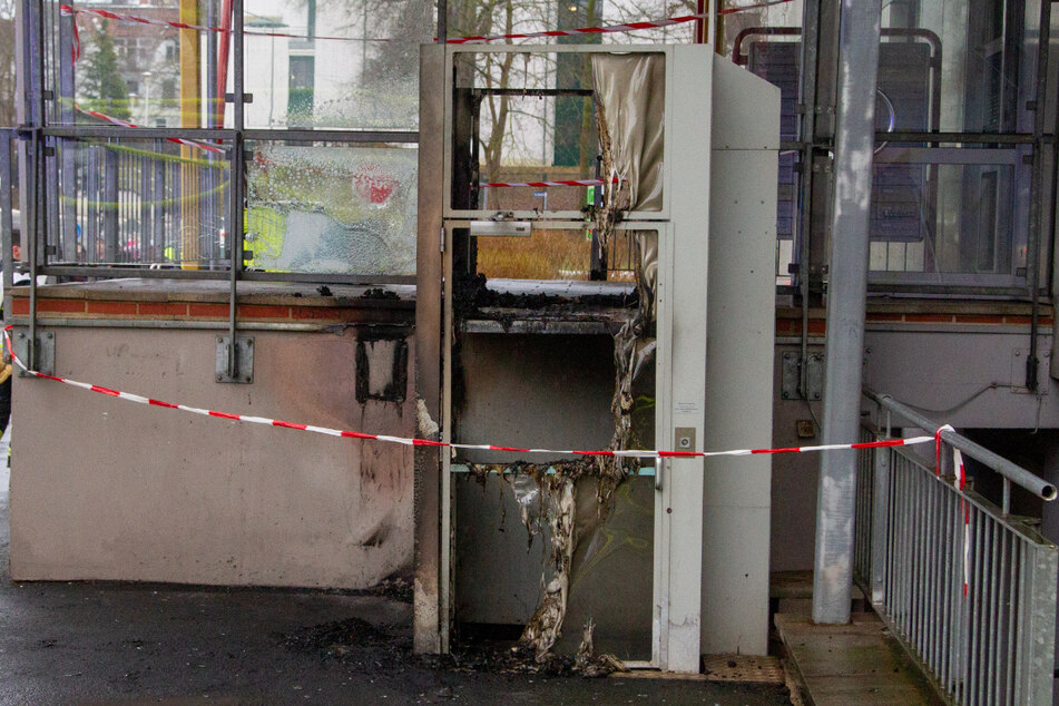 Der Schaden wird nach den drei Bränden auf insgesamt rund 100.000 Euro geschätzt.