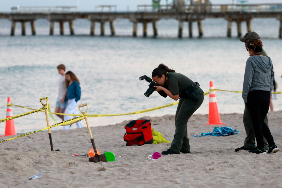 Schrecklicher Unfall: Mädchen (†7) stirbt beim Spielen am Strand