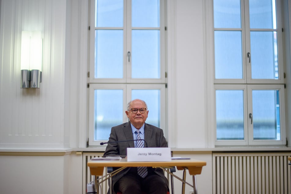Jerzy Montag, Sonderberater des Landtags, stellt alle polizeilichen Maßnahmen im Fall des Todes von Oury Jalloh in Frage.