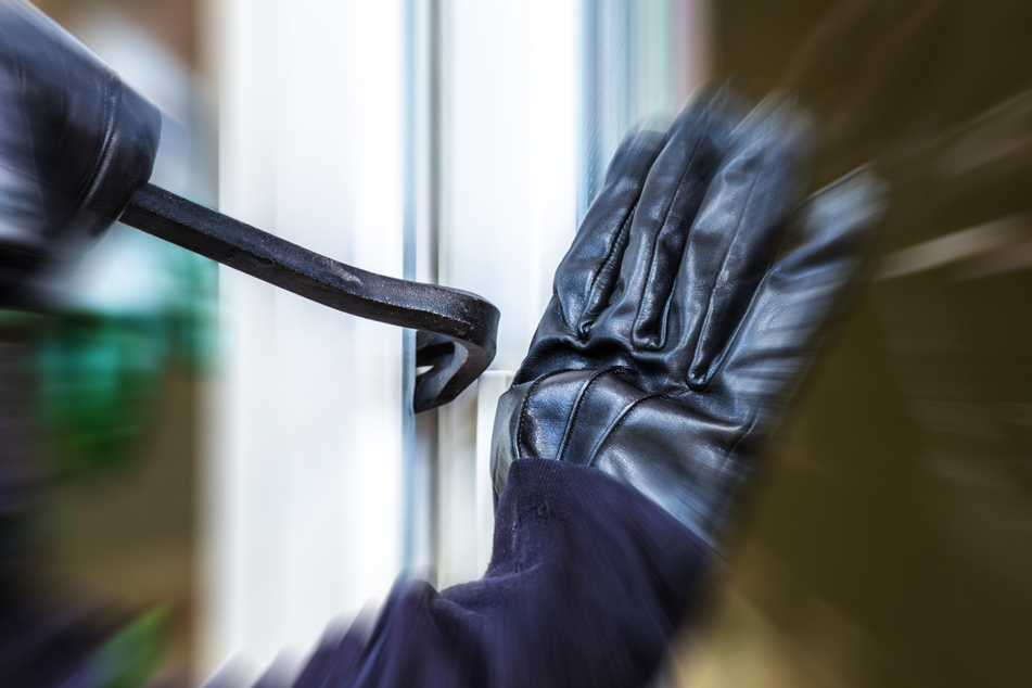 In Chemnitz und dem Erzgebirge wurde am Wochenende in mehrere Kitas eingebrochen. Die Täter hebelten Fenster und Terrassentüren auf (Symbolbild).