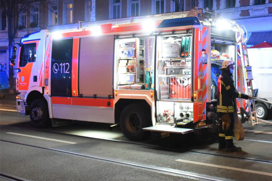Leipzig: Nach Feuerwehreinsatz in Connewitz: Bornaische Straße wieder befahrbar