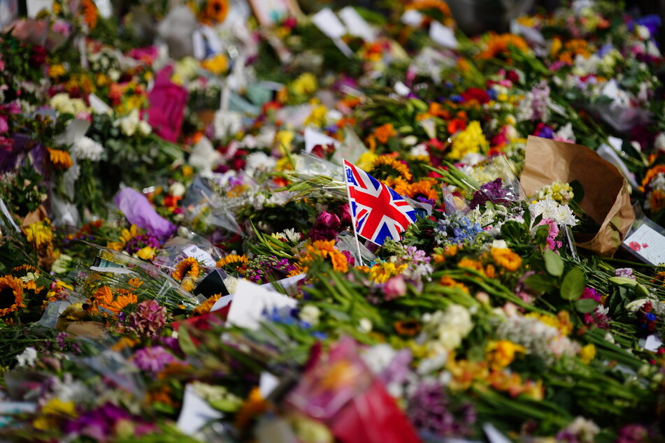 Die Anteilnahme am Tod der Queen ist riesig. Hunderttausende Menschen werden zur öffentlichen Aufbahrung in London erwartet.