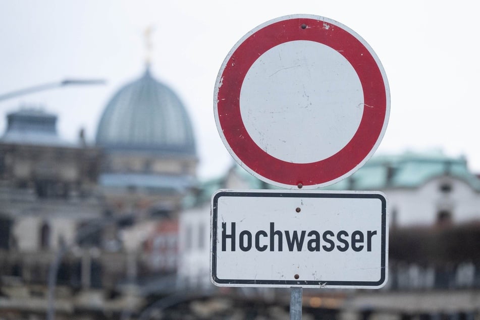 In Dresden wird für die kommende Woche mit Hochwasser gerechnet. (Archivbild)