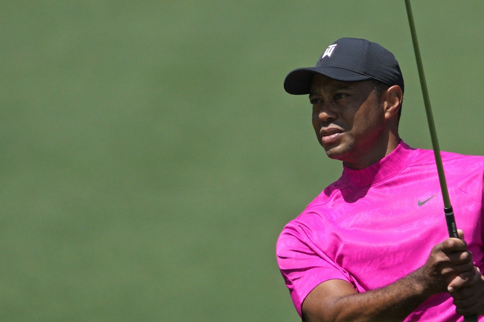 Tiger Woods returns and makes the cut after round one of the Masters