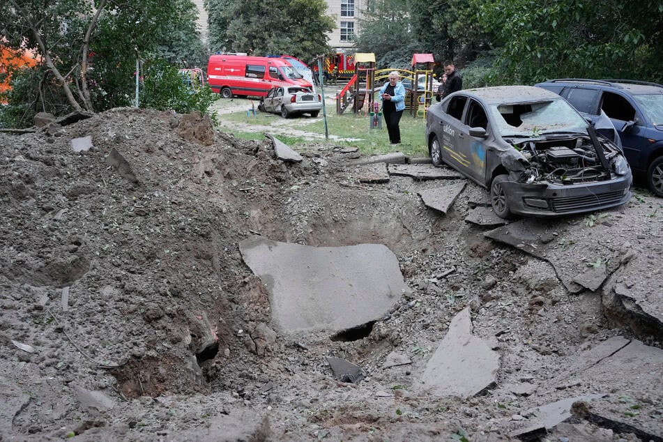 Ein neuer verheerender russischer Raketenangriff forderte nicht nur in der ukrainischen Hauptstadt Kiew Opfer, sondern auch im Umland.