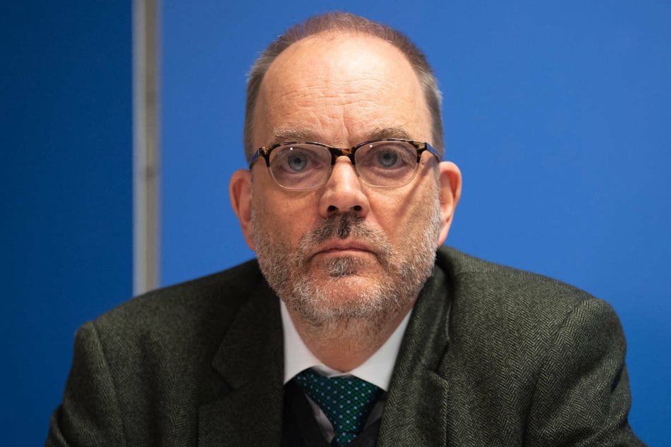 Gesundheitsstaatssekretär Michael Ranft (62, parteilos) hat die Bevölkerung Brandenburgs angesichts der zunehmenden Ausbreitung der Delta-Variante zum Impfen aufgerufen.