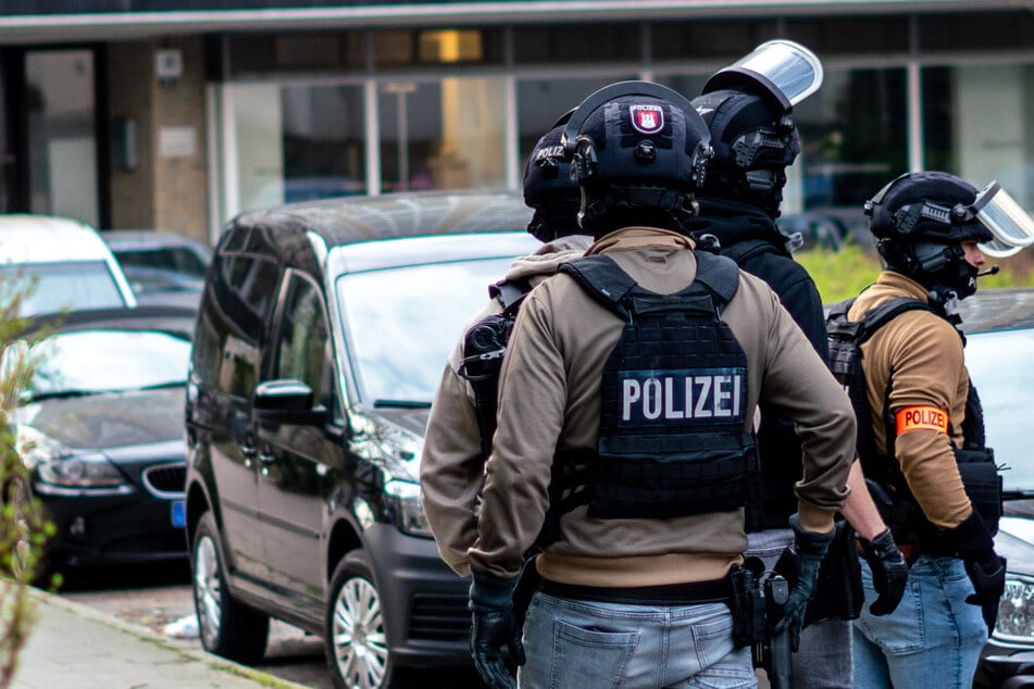 SEK-Einsatz in Hamburg! 20-Jähriger festgenommen