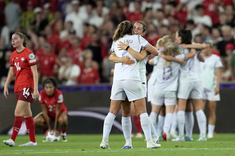 Während Norwegen feiert, steht die Schweiz schon nach dem ersten Spiel unter Zugzwang.