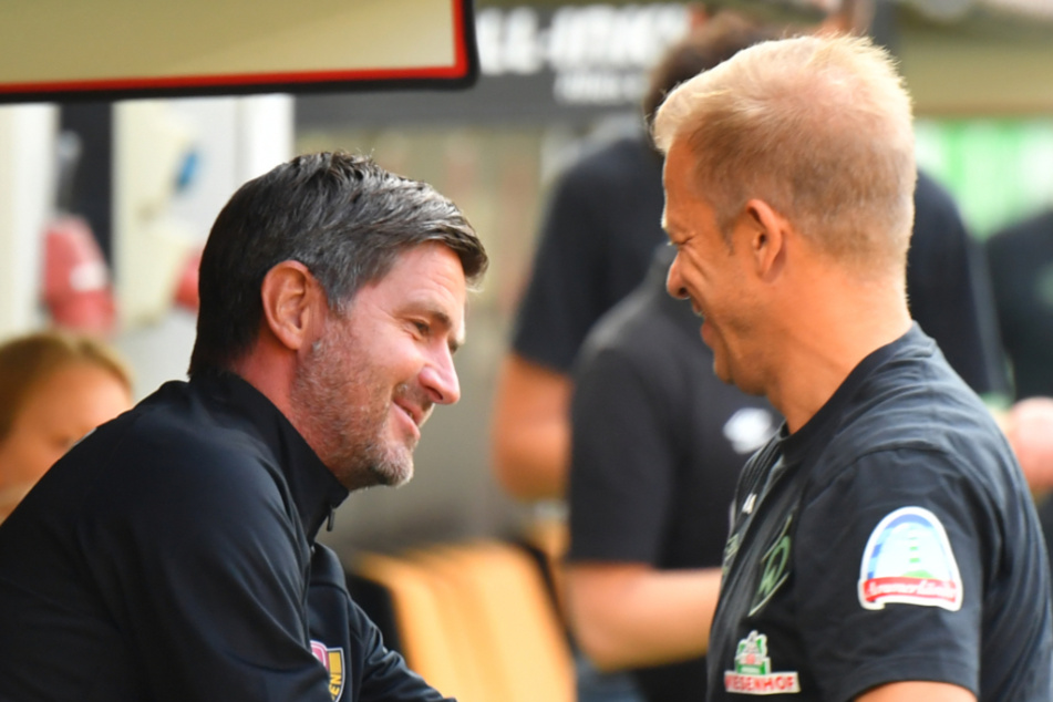 Ralf Becker (51, l.) und Markus Anfang (47, r.) beim Aufeinandertreffen von Dynamo und Werder Bremen im September 2021.