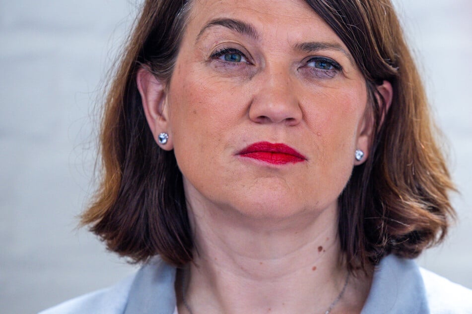 Spitzenpolitikerin erntet Kritik: Sohn für Urlaub von der Schule abgemeldet