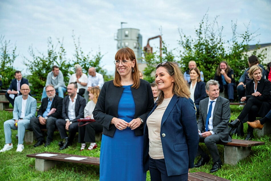 Torgaus JVA-Leiterin Nicole Borchert (r.) wurde im August 2023 von Justizministerin Katja Meier (44, Grüne) feierlich ins Amt eingeführt.