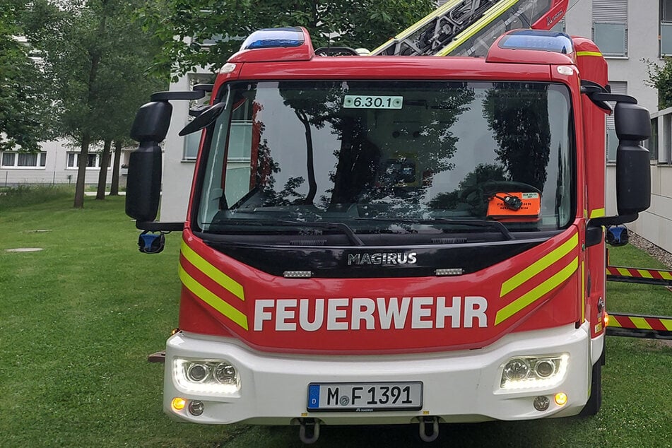 Die Münchner Feuerwehr rückte zu einem Feuer in einer Kloschüssel aus. (Archivbild)