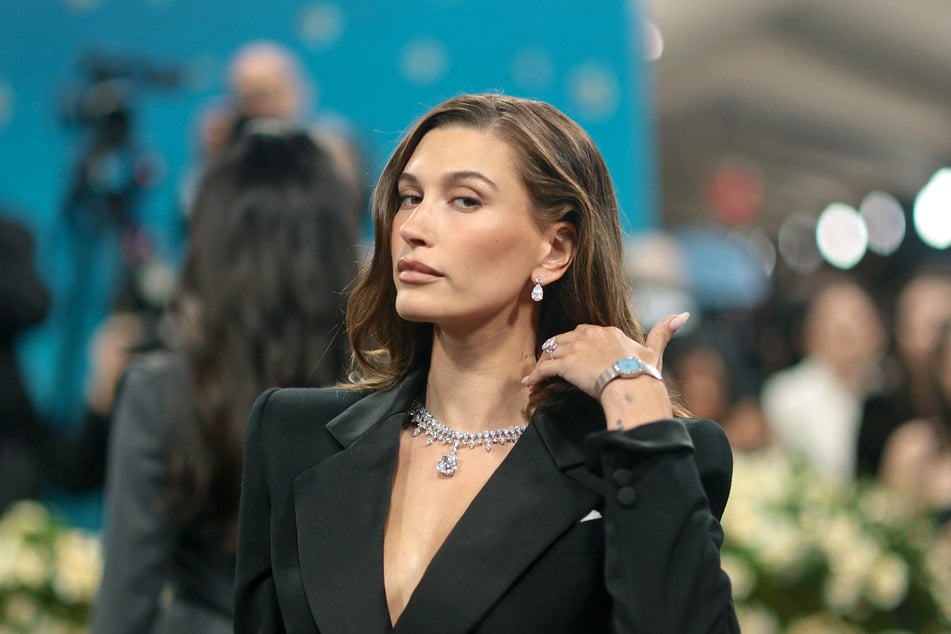 Hailey Bieber (28) wurde mehrfach ohne ihren Ehering gesichtet.