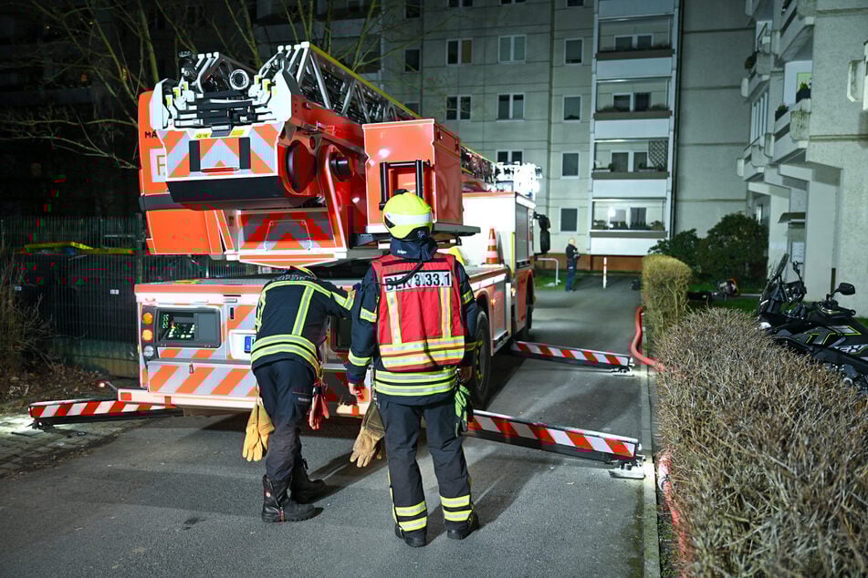 Die Feuerwehr rückte in die Goldsternstraße an.