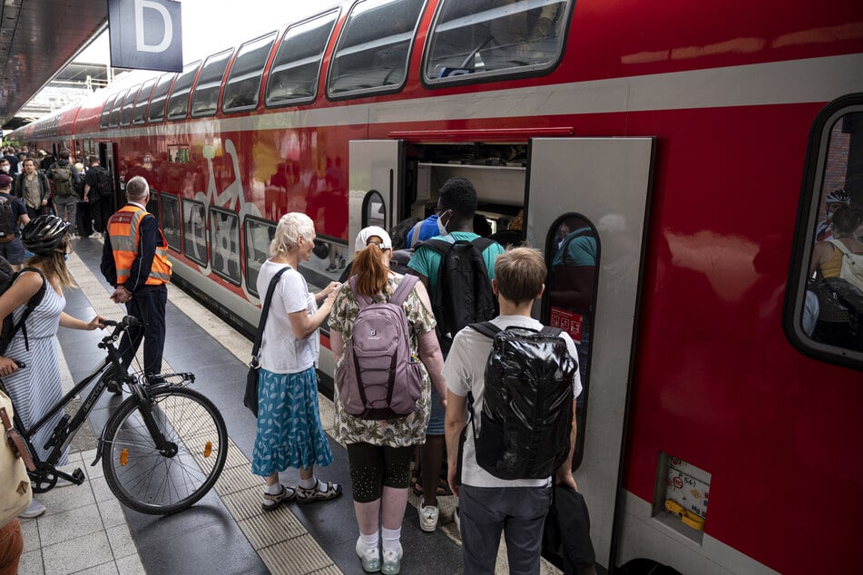 Die Nutzung der sächsischen Regionalexpresse ist oft mit viel Stress verbunden.