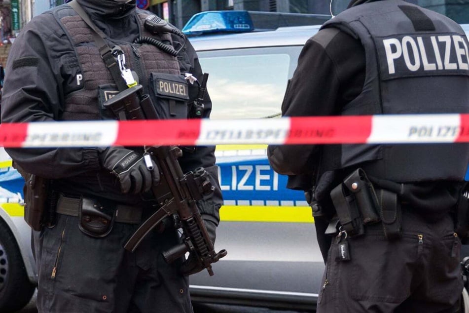 Weil ein 68 Jahre alter Mann seine 71-jährige Schwester brutal angriff, musste in Haßloch die Polizei anrücken und die Situation entschärfen. (Symbolbild)