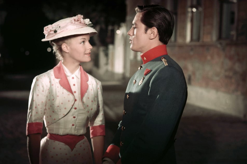 Romy Schneider und Alain Delon in ihrem ersten gemeinsamen Film "Christine" aus dem Jahr 1958: Während des Drehs waren sie gerade mal 19 und 22 Jahre alt.