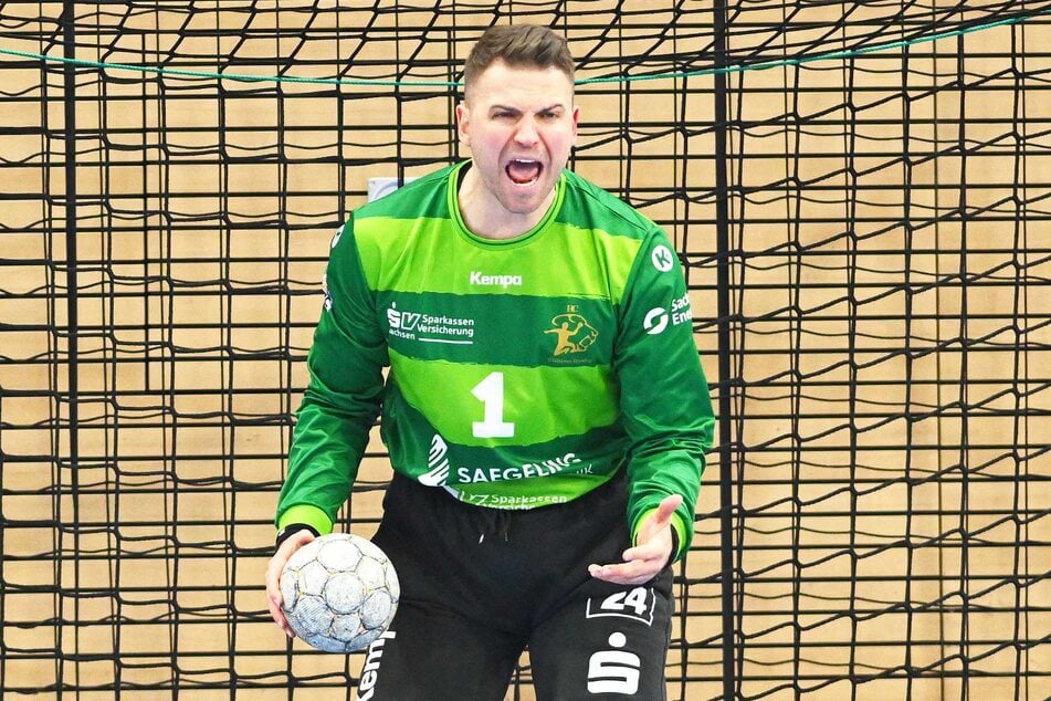 Sorgte mit seinen vielen Paraden dafür, dass sich sein Team zu Beginn der zweiten Halbzeit absetzen konnte: HCE-Keeper Marino Mallwitz (27).