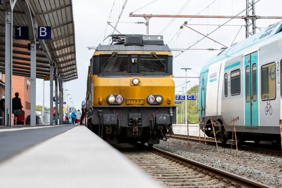 In Bad Bentheim müssen die Intercity-Züge ihre Loks wechseln. Die Zeit nutzt die Bundespolizei gerne zur Kontrolle. (Archivbild)