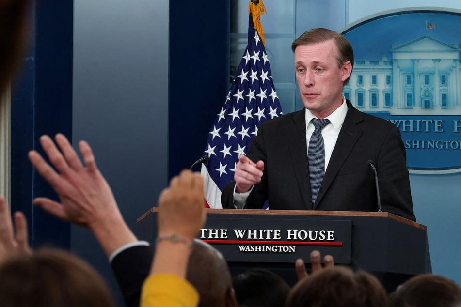 White House sidesteps Congress with emergency Ukraine aid package