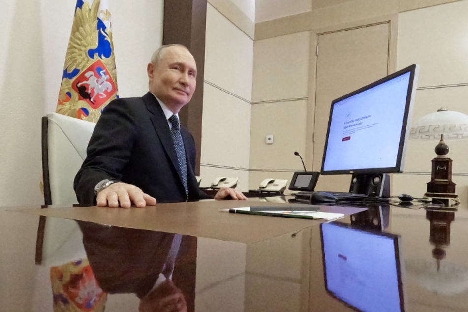 Das Wahlergebnis stimmt: Hat Kreml-Despot Wladimir Putin (71) nachgeholfen?