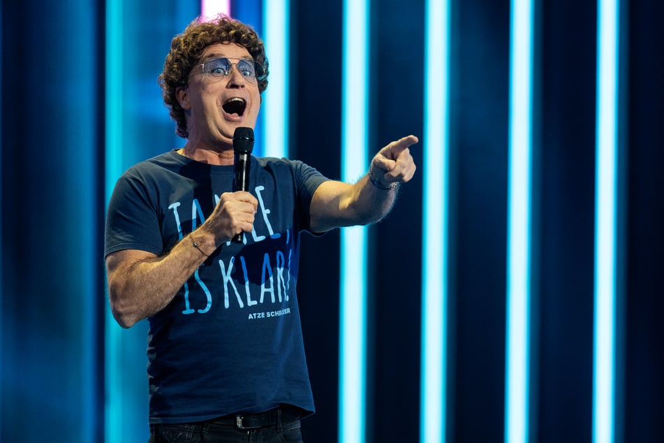 Atze Schröder (59) tritt mit seiner Band Sky Dogs in Dorfdiscos auf.