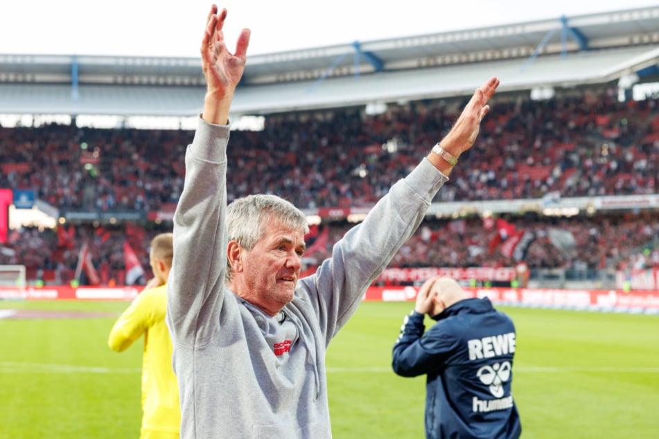 Bringt Friedhelm Funkel (71) den gewünschten Erfolg und bugsiert die Geißböcke in die Bundesliga?