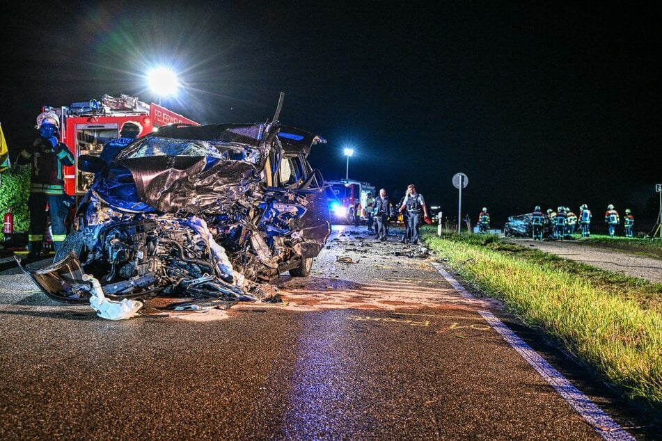 Die Wagen wurden abgeschleppt.