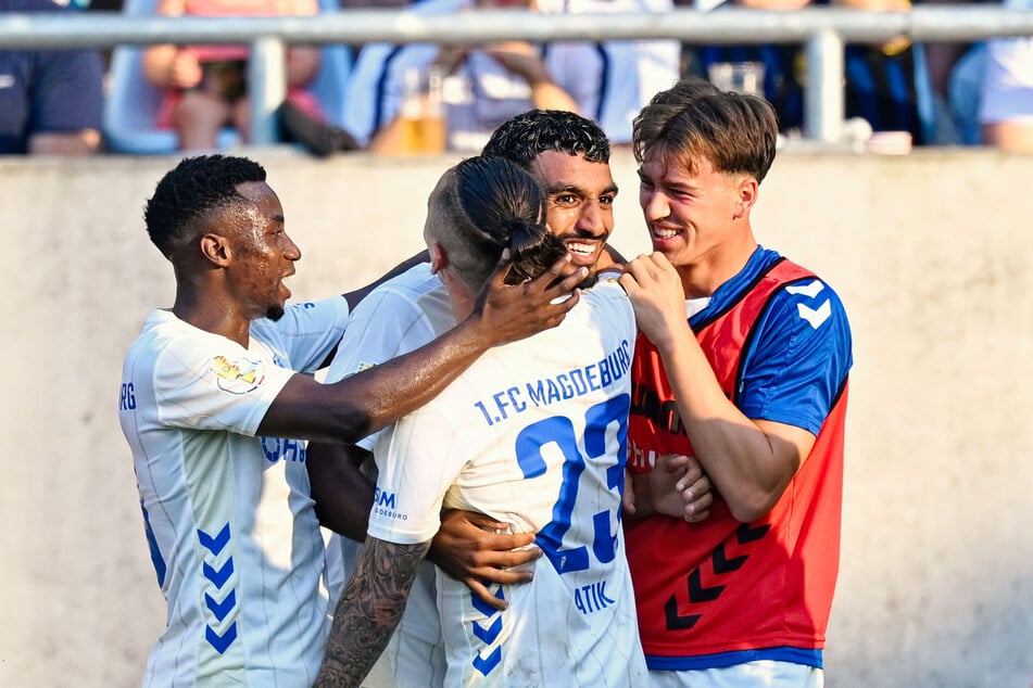 FCM-Neuzugang Rayan Ghrieb (26, 2.v.r.) glänzte beim Match gegen den 1. FC Saarbrücken.
