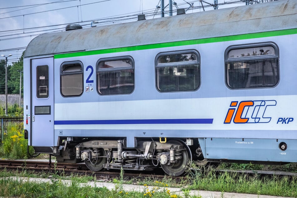 Eurocity-Fahrt in Sachsen plötzlich beendet, Evakuierung nötig: Das ist der Grund